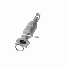 Load image into Gallery viewer, MagnaFlow Exhaust Products 52207 OEM Grade Direct-Fit Catalytic Converter for Select Toyota Highlander
