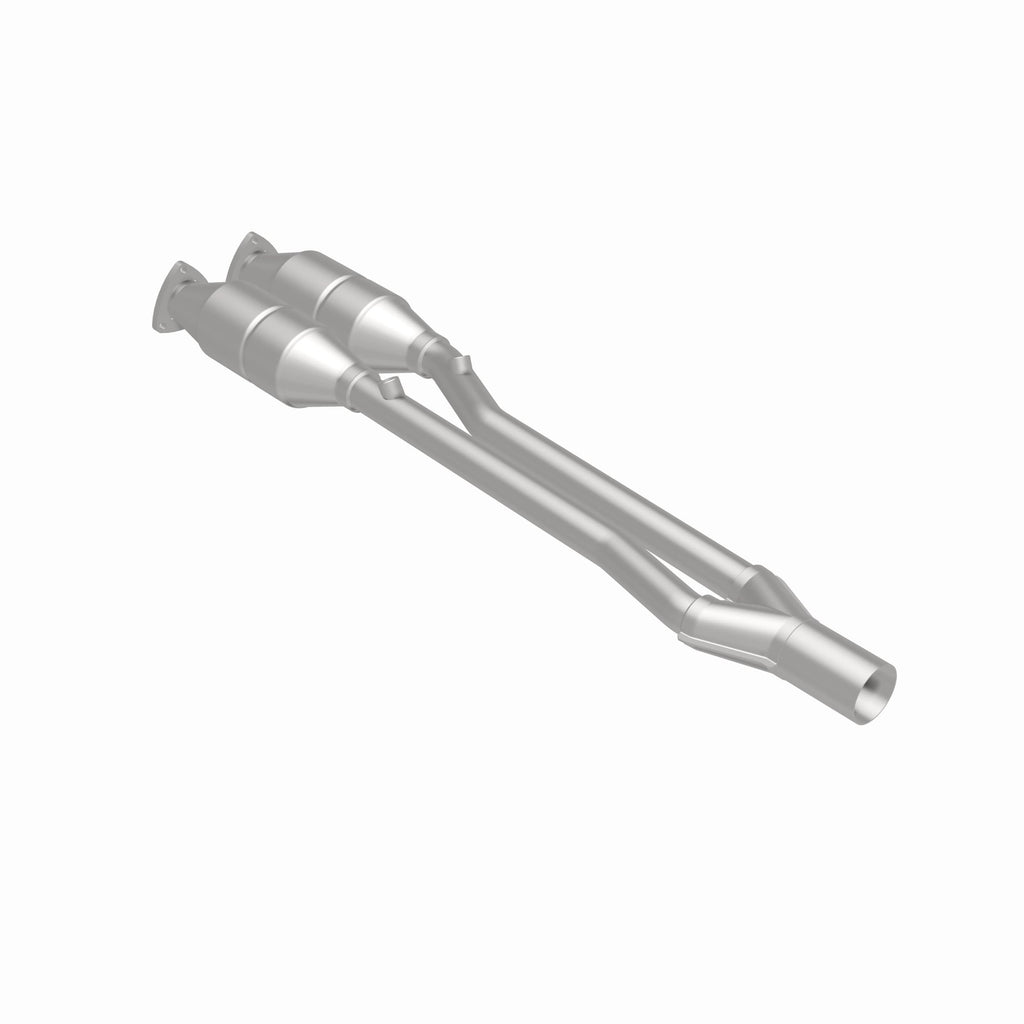 MagnaFlow Exhaust Products 49013 OEM Grade Direct-Fit Catalytic Converter for Select Audi TT Quattro, Volkswagen R32