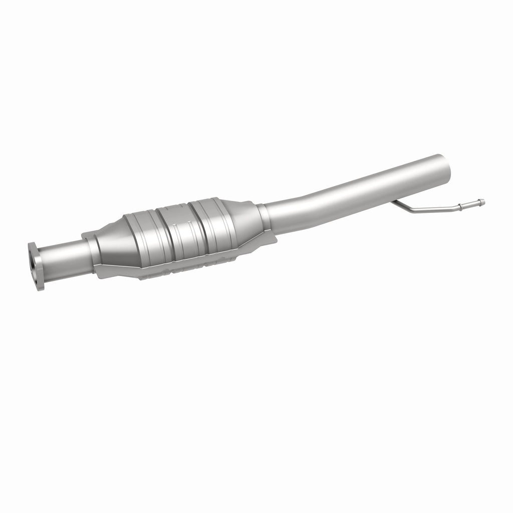 MagnaFlow Exhaust Products 49662 OEM Grade Direct-Fit Catalytic Converter for Select Ford Escape, Mazda Tribute, Mercury Mariner