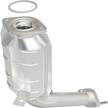 Load image into Gallery viewer, MagnaFlow Exhaust Products 25209 HM Grade Direct-Fit Catalytic Converter for Select Ford Five Hundred, Ford Freestyle, Mercury Montego