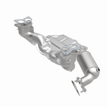 Load image into Gallery viewer, MagnaFlow Exhaust Products 5531587 California CARB Manifold Catalytic Converter for Select Subaru Forester, Subaru Impreza, Subaru Legacy, Subaru Outback, Subaru XV Crosstrek