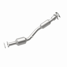 Load image into Gallery viewer, MagnaFlow Exhaust Products 5481722 California CARB Direct-Fit Catalytic Converter for Select Saturn Vue