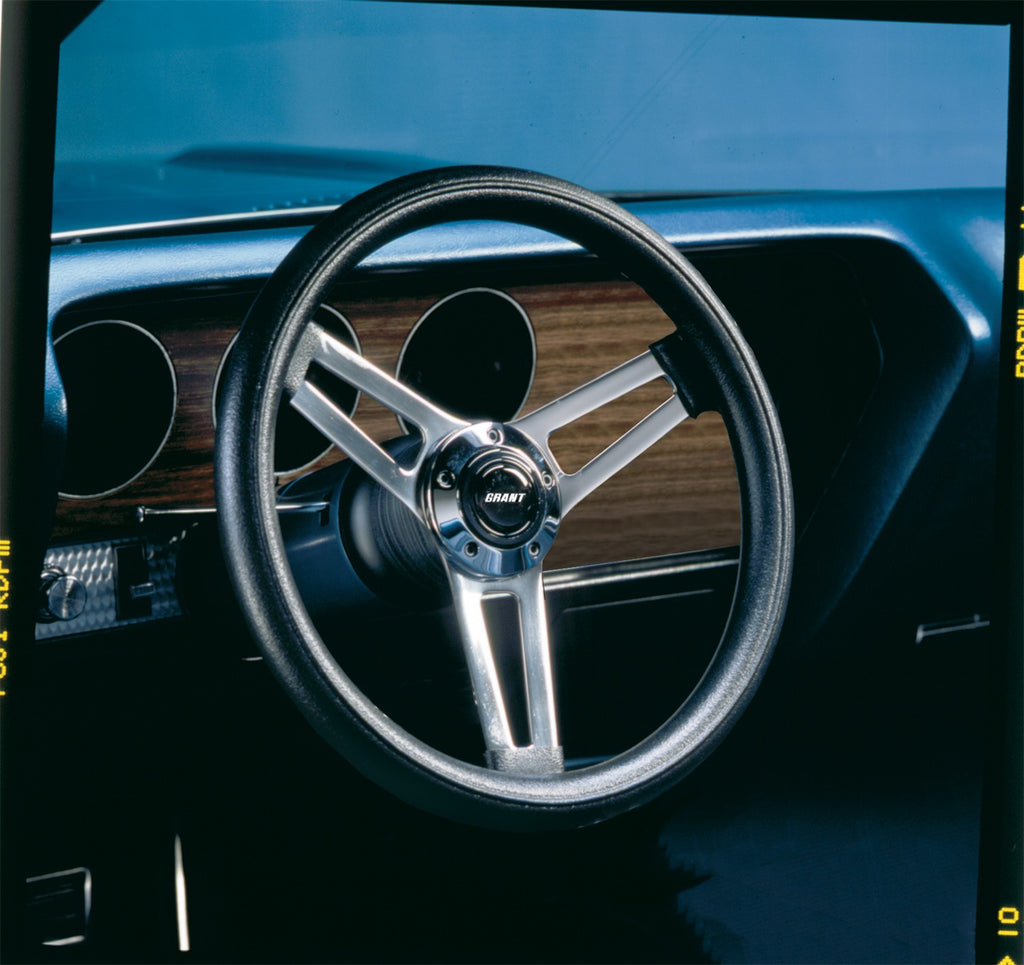 Grant 990 Classic Series 5 Style Steering Wheel