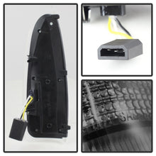 Load image into Gallery viewer, Spyder Auto 9924729 XTune LED Door Mirror Signal Lens for Select Ford Excursion, Ford F-250 Super Duty, Ford F-350 Super Duty, Ford F-450 Super Duty, Ford F-550 Super Duty, Ford F-650