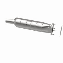 Load image into Gallery viewer, MagnaFlow Exhaust Products 51221 OEM Grade Direct-Fit Catalytic Converter for Select Ford F-250 Super Duty, Ford F-350 Super Duty, Ford F-450 Super Duty, Ford F-550 Super Duty