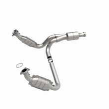 Load image into Gallery viewer, MagnaFlow Exhaust Products 51578 OEM Grade Direct-Fit Catalytic Converter for Select Cadillac Escalade, Chevrolet Avalanche, Chevrolet Silverado 1500, Chevrolet Suburban 1500, Chevrolet Tahoe, GMC Sierra 1500, GMC Yukon, GMC Yukon XL