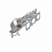 Load image into Gallery viewer, MagnaFlow Exhaust Products 5582202 California CARB Manifold Catalytic Converter for Select Hyundai Santa Fe