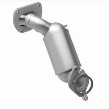 Load image into Gallery viewer, MagnaFlow Exhaust Products 22-270 OEM Grade Manifold Catalytic Converter for Select Toyota Highlander