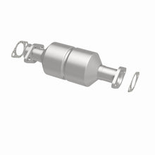 Load image into Gallery viewer, MagnaFlow Exhaust Products 3391242 California CARB Direct-Fit Catalytic Converter for Select Dodge Raider, Dodge Ram 50, Mitsubishi Mighty Max, Mitsubishi Montero