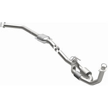 Load image into Gallery viewer, MagnaFlow Exhaust Products 447163 California CARB Direct-Fit Catalytic Converter for Select Toyota Sienna