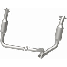 Load image into Gallery viewer, MagnaFlow Exhaust Products 4651711 California CARB Direct-Fit Catalytic Converter for Select Dodge Ram