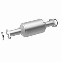 Load image into Gallery viewer, MagnaFlow Exhaust Products 3391884 California CARB Direct-Fit Catalytic Converter for Select Toyota 4Runner, Toyota Pickup