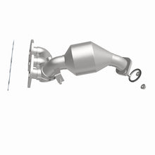 Load image into Gallery viewer, MagnaFlow Exhaust Products 5582822 California CARB Manifold Catalytic Converter for Select Toyota Sienna