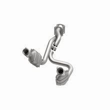 Load image into Gallery viewer, MagnaFlow Exhaust Products 49911 OEM Grade Direct-Fit Catalytic Converter for Select Ford F-250 Super Duty, Ford F-350 Super Duty, Ford F-450 Super Duty, Ford F-550 Super Duty