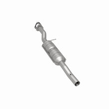 Load image into Gallery viewer, MagnaFlow Exhaust Products 55324 HM Grade Direct-Fit Catalytic Converter for Select Ford Excursion, Ford F-250 Super Duty, Ford F-350 Super Duty, Ford F-450 Super Duty, Ford F-550 Super Duty