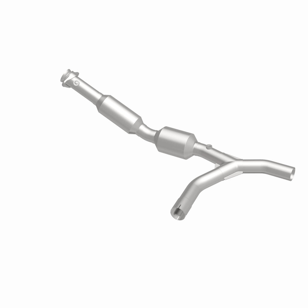 MagnaFlow Exhaust Products 5582310 California CARB Direct-Fit Catalytic Converter for Select Ford E-150, Ford E-250