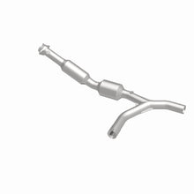 Load image into Gallery viewer, MagnaFlow Exhaust Products 5582310 California CARB Direct-Fit Catalytic Converter for Select Ford E-150, Ford E-250