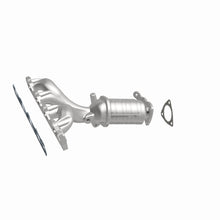Load image into Gallery viewer, MagnaFlow Exhaust Products 5531060 California CARB Manifold Catalytic Converter for Select Chevrolet Malibu, Pontiac G6, Saturn Aura