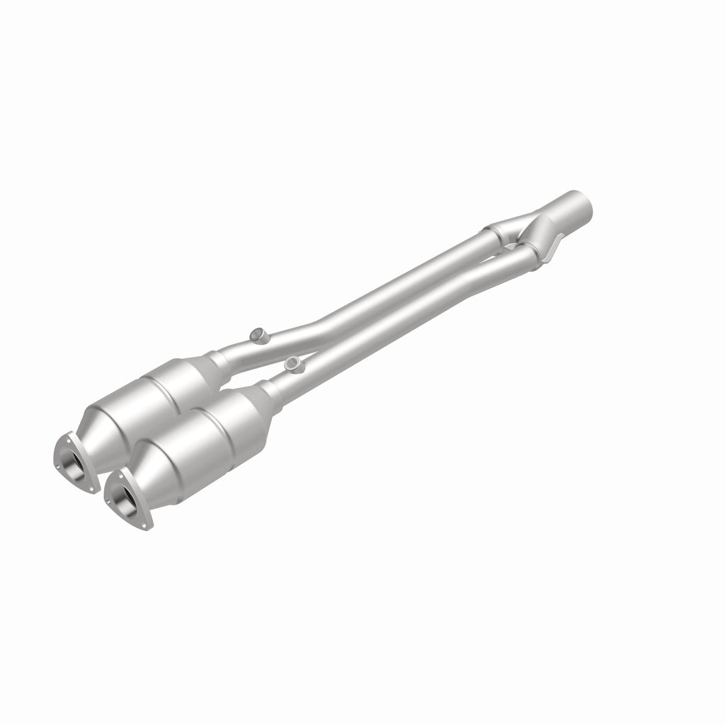 MagnaFlow Exhaust Products 49013 OEM Grade Direct-Fit Catalytic Converter for Select Audi TT Quattro, Volkswagen R32