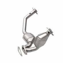 Load image into Gallery viewer, MagnaFlow Exhaust Products 447189 California CARB Direct-Fit Catalytic Converter for Select Ford Ranger, Mazda B3000, Mazda B4000