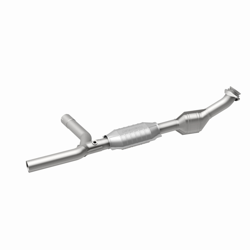 MagnaFlow Exhaust Products 447110 California CARB Direct-Fit Catalytic Converter for Select Ford E-150 Econoline, Ford E-150 Econoline Club Wagon
