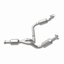 Load image into Gallery viewer, MagnaFlow Exhaust Products 5582578 California CARB Direct-Fit Catalytic Converter for Select Chevrolet Avalanche, Chevrolet Silverado 1500, Chevrolet Suburban 1500, Chevrolet Tahoe, GMC Sierra 1500, GMC Yukon, GMC Yukon XL
