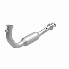 Load image into Gallery viewer, MagnaFlow Exhaust Products 5451583 California CARB Direct-Fit Catalytic Converter for Select Jeep Liberty