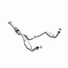 Load image into Gallery viewer, MagnaFlow Exhaust Products 51510 OEM Grade Direct-Fit Catalytic Converter for Select Chevrolet Express 1500, GMC Savana