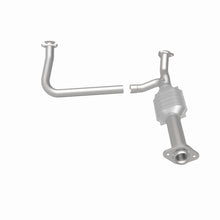 Load image into Gallery viewer, MagnaFlow Exhaust Products 3391482 California CARB Direct-Fit Catalytic Converter for Select Chevrolet G10, Chevrolet G20, Chevrolet G30, GMC G1500, GMC G2500, GMC G3500
