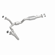 Load image into Gallery viewer, MagnaFlow Exhaust Products 93226 HM Grade Direct-Fit Catalytic Converter for Select Chevrolet S10, GMC Sonoma