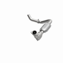 Load image into Gallery viewer, MagnaFlow Exhaust Products 447117 California CARB Direct-Fit Catalytic Converter for Select Ford Expedition, Ford F-150, Lincoln Navigator