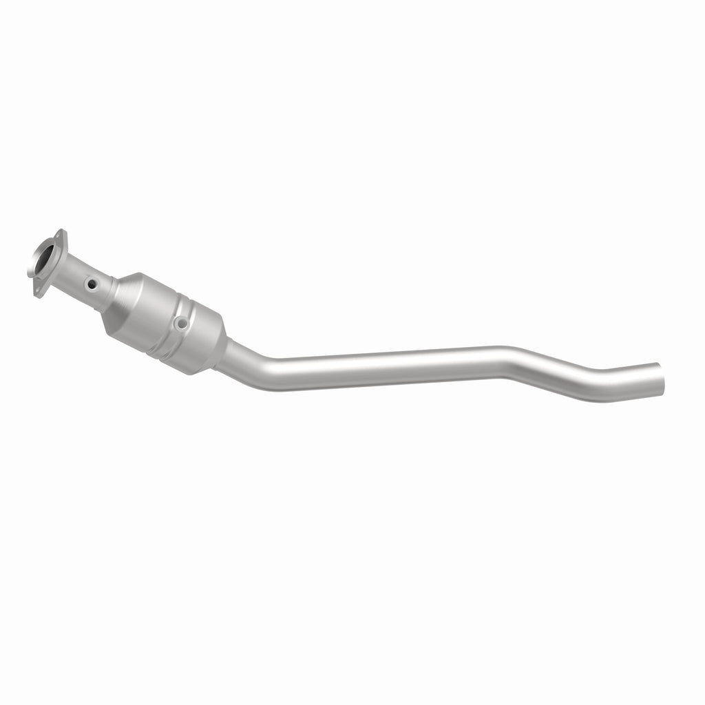 MagnaFlow Exhaust Products 49739 OEM Grade Direct-Fit Catalytic Converter for Select Dodge Durango, Jeep Grand Cherokee