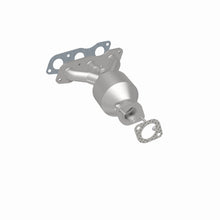 Load image into Gallery viewer, MagnaFlow Exhaust Products 51772 OEM Grade Manifold Catalytic Converter for Select Mitsubishi Outlander