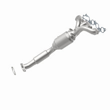Load image into Gallery viewer, MagnaFlow Exhaust Products 5531052 California CARB Manifold Catalytic Converter for Select Ford Focus