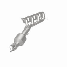 Load image into Gallery viewer, MagnaFlow Exhaust Products 290035 OEM Grade Manifold Catalytic Converter for Select INFINITI QX80, Nissan Armada, Nissan NV2500, Nissan NV3500, Nissan TITAN, Nissan TITAN XD