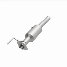 Load image into Gallery viewer, MagnaFlow Exhaust Products 280439 OEM Grade Direct-Fit Catalytic Converter for Select Ford F-450 Super Duty, Ford F-550 Super Duty