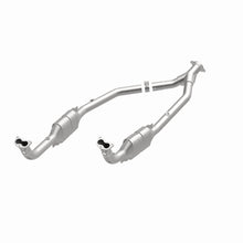Load image into Gallery viewer, MagnaFlow Exhaust Products 4551028 California CARB Direct-Fit Catalytic Converter for Select Land Rover Discovery