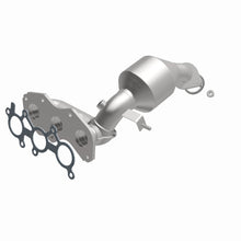 Load image into Gallery viewer, MagnaFlow Exhaust Products 5582822 California CARB Manifold Catalytic Converter for Select Toyota Sienna