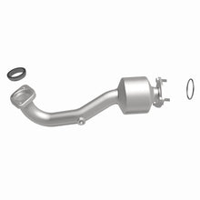 Load image into Gallery viewer, MagnaFlow Exhaust Products 21-979 OEM Grade Direct-Fit Catalytic Converter for Select Honda HR-V