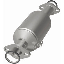 Load image into Gallery viewer, MagnaFlow Exhaust Products 3391895 California CARB Direct-Fit Catalytic Converter for Select Toyota Pickup