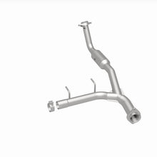 Load image into Gallery viewer, MagnaFlow Exhaust Products 4651411 California CARB Direct-Fit Catalytic Converter for Select Ford Expedition