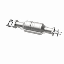 Load image into Gallery viewer, MagnaFlow Exhaust Products 5571469 California CARB Direct-Fit Catalytic Converter for Select Chevrolet Aveo, Chevrolet Aveo5, Pontiac G3