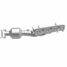 Load image into Gallery viewer, MagnaFlow Exhaust Products 290034 OEM Grade Manifold Catalytic Converter for Select INFINITI QX80, Nissan Armada, Nissan NV2500, Nissan NV3500, Nissan TITAN, Nissan TITAN XD