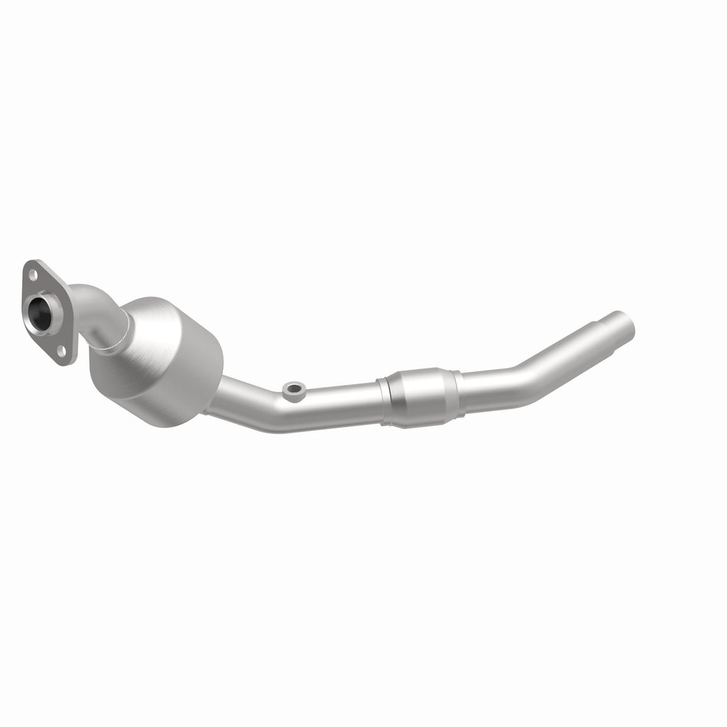 MagnaFlow Exhaust Products 51877 OEM Grade Direct-Fit Catalytic Converter for Select Land Rover Freelander