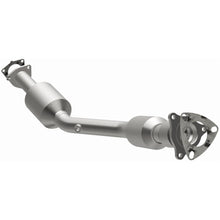 Load image into Gallery viewer, MagnaFlow Exhaust Products 5481722 California CARB Direct-Fit Catalytic Converter for Select Saturn Vue