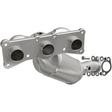 Load image into Gallery viewer, MagnaFlow Exhaust Products 5531226 California CARB Manifold Catalytic Converter for Select BMW 528i, BMW 528i xDrive, BMW 528xi