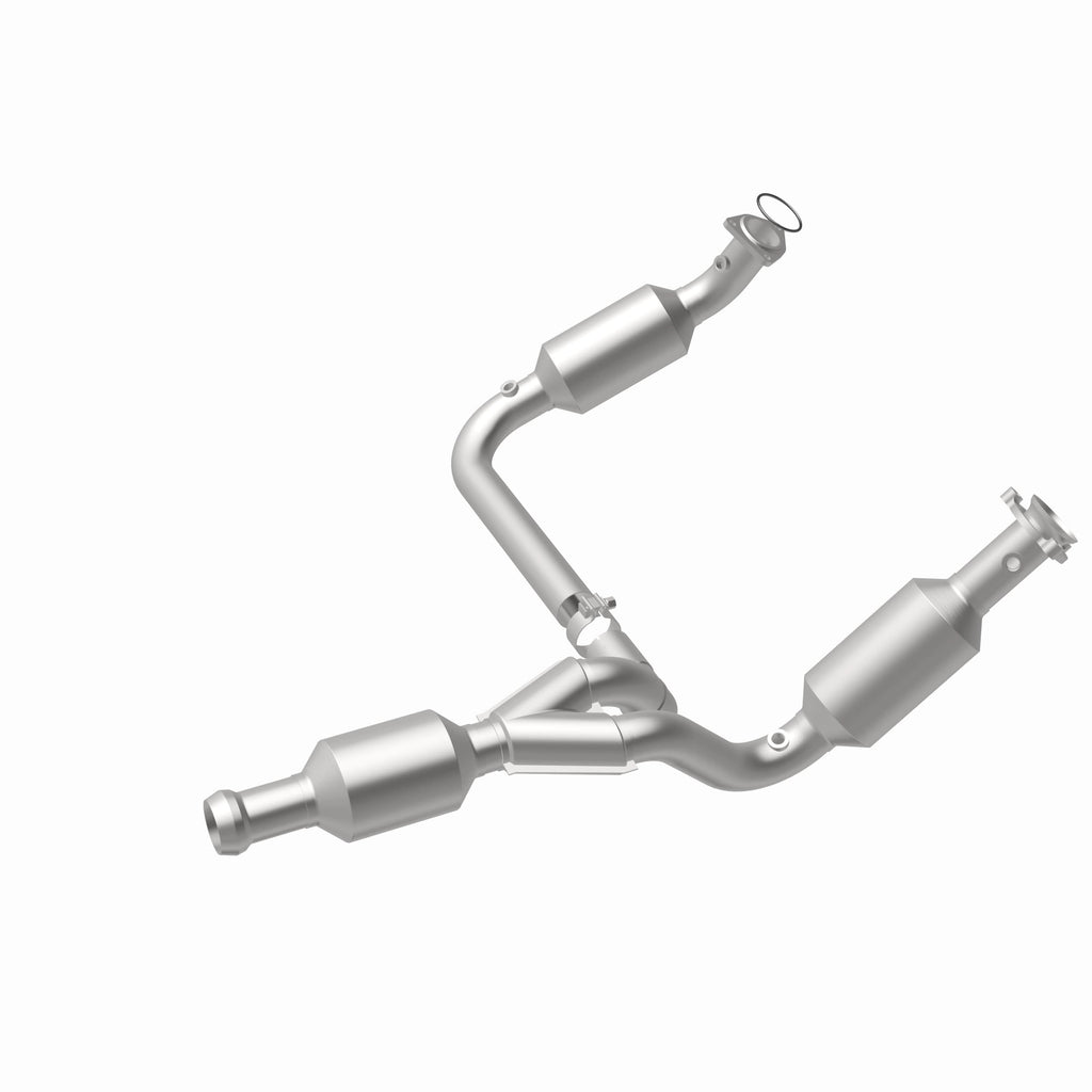 MagnaFlow Exhaust Products 5582578 California CARB Direct-Fit Catalytic Converter for Select Chevrolet Avalanche, Chevrolet Silverado 1500, Chevrolet Suburban 1500, Chevrolet Tahoe, GMC Sierra 1500, GMC Yukon, GMC Yukon XL
