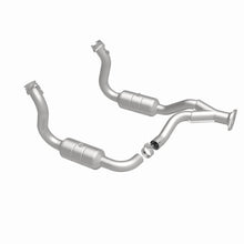 Load image into Gallery viewer, MagnaFlow Exhaust Products 5451760 California CARB Direct-Fit Catalytic Converter for Select Ford F-250 Super Duty, Ford F-350 Super Duty