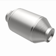 Load image into Gallery viewer, MagnaFlow Exhaust Products 333504 California CARB Universal Catalytic Converter for Select Dodge D100, Dodge D150, Dodge Ram 50, Mazda B2000, Mazda B2200, Mazda B2600, Mitsubishi Mighty Max