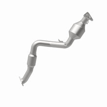 Load image into Gallery viewer, MagnaFlow Exhaust Products 5582586 California CARB Direct-Fit Catalytic Converter for Select Audi Q7, Volkswagen Touareg